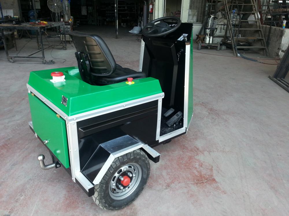 ARC-01 ELECTRIC TOW TRACTOR